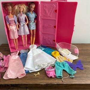Vintage Barbie Trunk Case + 3 Barbies + Clothes & Accessories Bundle